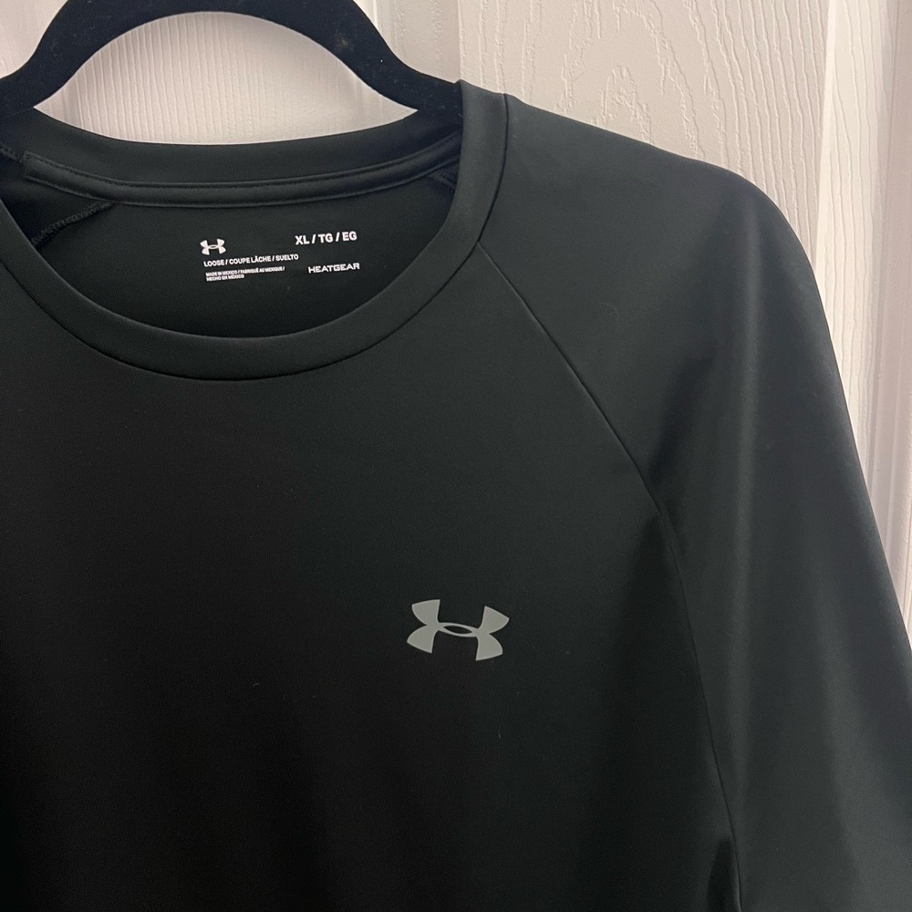 Under Armour Black Short-Sleeve Performance Tee - Picture 2 of 6